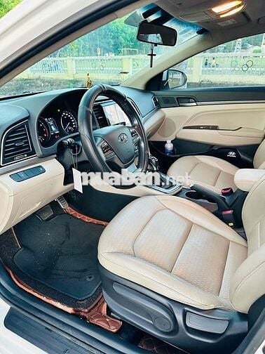 Hyundai Elantra 2018 Trắng 79886 km