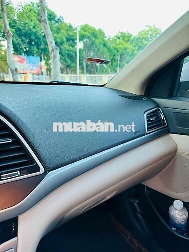 Hyundai Elantra 2018 Trắng 79886 km
