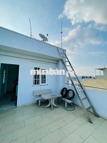 Nhà 1 trệt 2 lầu 4PN hẻm xe hơi gần Hoàng Diệu 2 Thủ Đức
