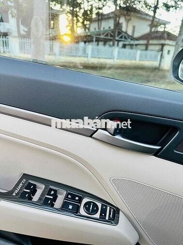 Hyundai Elantra 2018 Trắng 79886 km