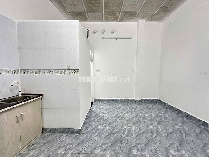  PHÒNG TRỌ GIÁ RẺ NGAY CHỢ NGÃ 3 BẦU ẤP ĐÔNG ,SẴN KỆ BẾP G NGAY TRỆT