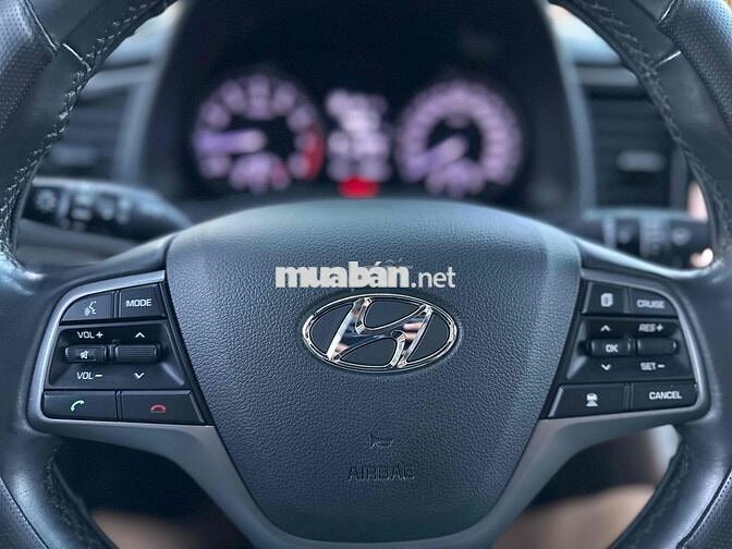 Hyundai Elantra 2018 Trắng 79886 km
