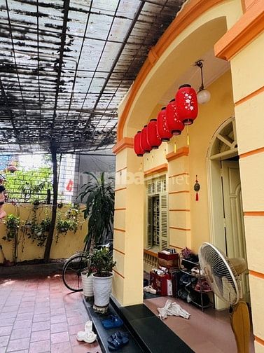 Ngọc Khánh – Ba Đình – Ô Tô Tránh 146 M2 – 3 T – MT 14 M – Giá 42.4 Tỷ