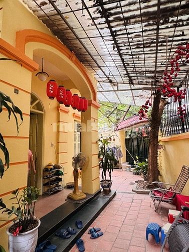 Ngọc Khánh – Ba Đình – Ô Tô Tránh 146 M2 – 3 T – MT 14 M – Giá 42.4 Tỷ