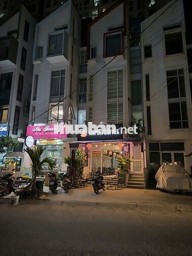 [LÀM NGAY] NV PHỤC VỤ, PHA CHẾ QUẬN 2