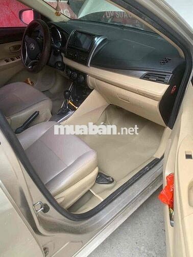 Toyota Vios màu Vàng cát