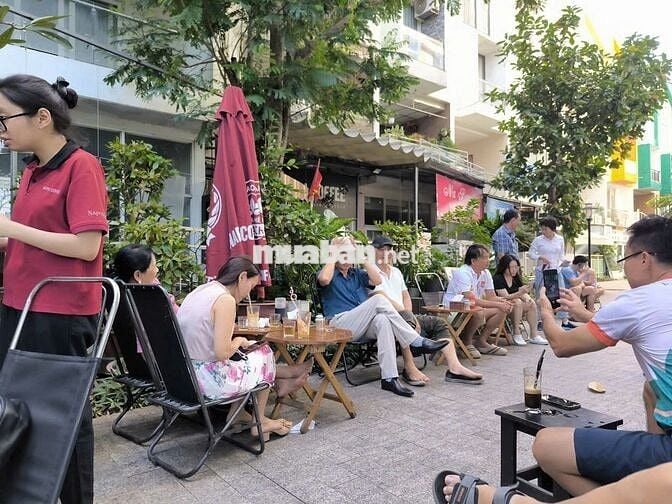 [LÀM NGAY] NV PHỤC VỤ, PHA CHẾ QUẬN 2