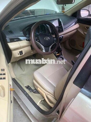 Toyota Vios màu Vàng cát