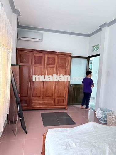 Cho thuê nhà 1 trệt lầu góc 2 MT hẻm thoáng đường 10 Phường Linh Chiểu