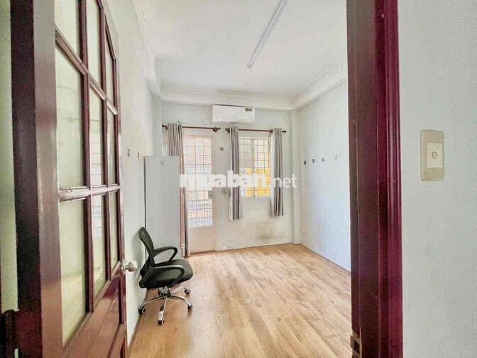 đối diện trường học sài gòn nguyễn trãi