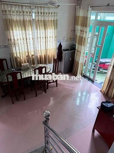 Cho thuê nhà 1 trệt lầu góc 2 MT hẻm thoáng đường 10 Phường Linh Chiểu