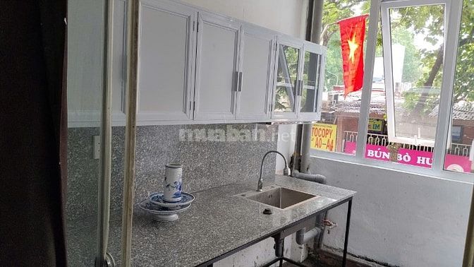 Cho thuê phòng 2n 1wc 45m2 tầng 2 mặt phố Đội Cấn full đồ giá 6 triệu