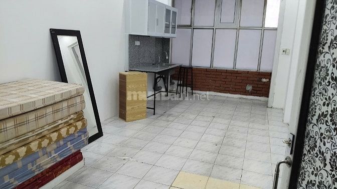 Cho thuê phòng 2n 1wc 45m2 tầng 2 mặt phố Đội Cấn full đồ giá 6 triệu