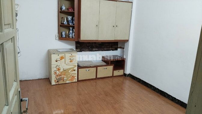 Cho thuê phòng 2n 1wc 45m2 tầng 2 mặt phố Đội Cấn full đồ giá 6 triệu