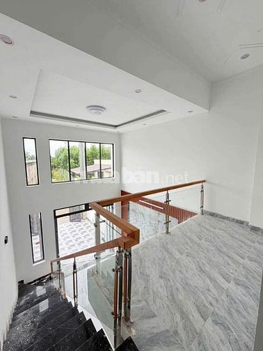 CẦN BÁN GẤP NHÀ GÁC LỬNG SỔ HỒNG RIÊNG THỔ CƯ 100% GẦN TRẠM THU PHÍ BỬ