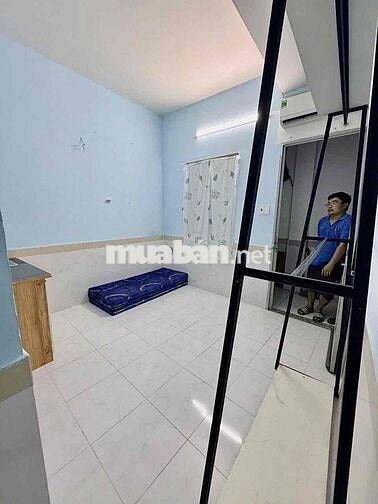 PHÒNG TRỌ MÁY LẠNH - KỆ BẾP - KHÔNG CHUNG CHỦ - NGAY PHAN XÍCH LONG