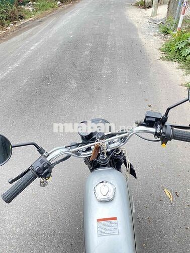 Honda Tracker màu Bạc