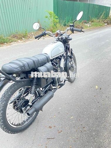 Honda Tracker màu Bạc