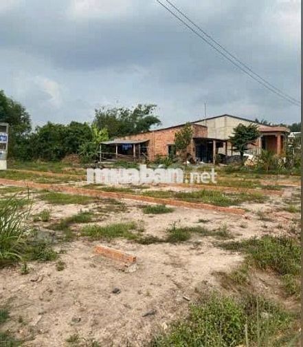 Chủ ngộp bank bán gấp giá rẻ, đất 213m2 ngay Đặng Văn Trước Trảng Bàng
