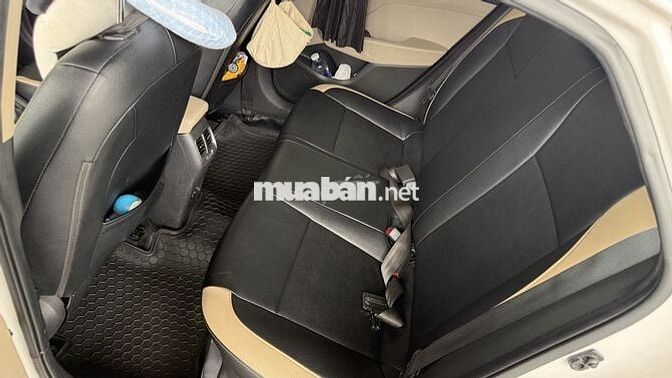 Hyundai Accent 2023 Tiêu chuẩn 70000 km Trắng