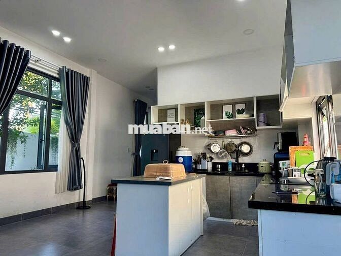Bán Biệt thự Hẻm Ngang khủng 9,2m x 21m Phong Phú, Bình Chánh