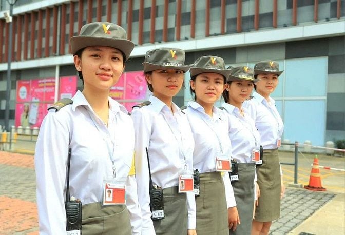 Nam/Nữ quẹt thẻ xe, Hướng dẫn xe ra vào tại TTTM AEON Tân Phú