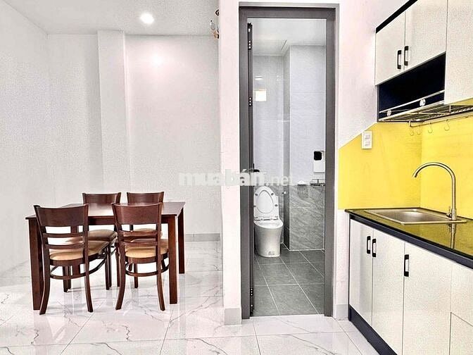TRỐNG 1 PHÒNG CĂN HỘ 2 PHÒNG NGỦ - ĐẦY ĐỦ NỘI THẤT - BAN CÔNG