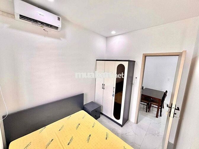 TRỐNG 1 PHÒNG CĂN HỘ 2 PHÒNG NGỦ - ĐẦY ĐỦ NỘI THẤT - BAN CÔNG