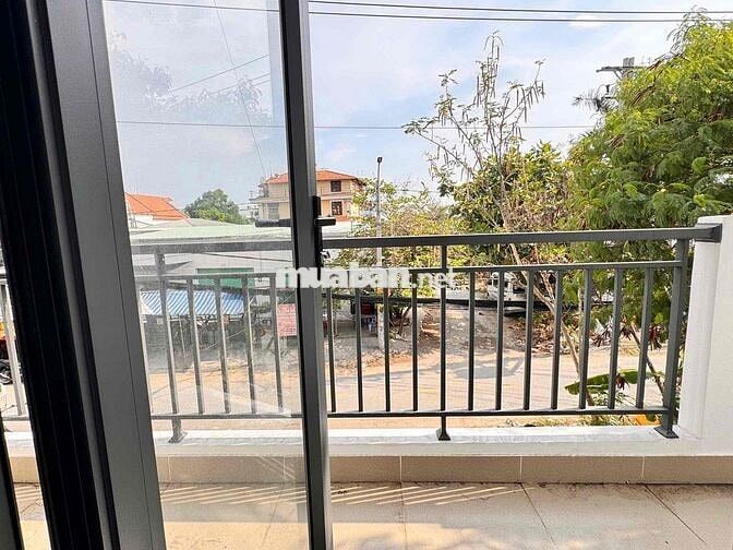 TRỐNG 1 PHÒNG CĂN HỘ 2 PHÒNG NGỦ - ĐẦY ĐỦ NỘI THẤT - BAN CÔNG
