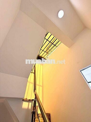 Bán nhà HẺM OTO ĐỖ CỬA 5M ( 4 Tầng nhà mới) 5.3 tỷ