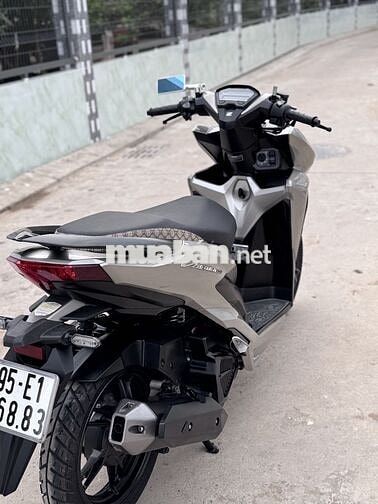 Honda Vario 150 Bạc Zin