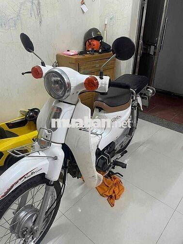 Xe Cub màu Trắng