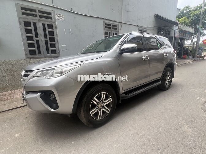 Toyota Fortuner 2.4G 2017 Bạc