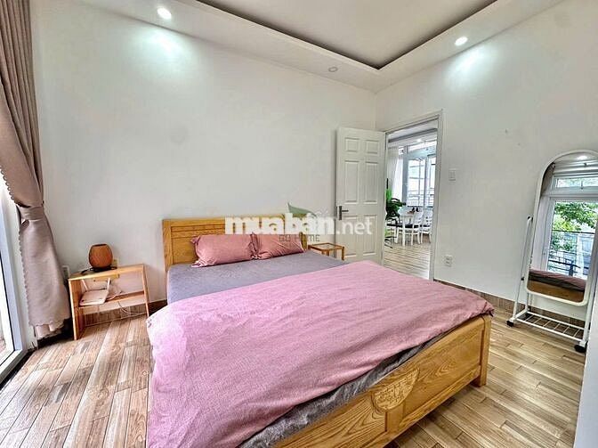 CHO THUÊ CĂN HỘ ĐƯỜNG BẠCH ĐẰNG CAO CẤP 2 PN FULL NỘI THẤT VIEW ĐẸP