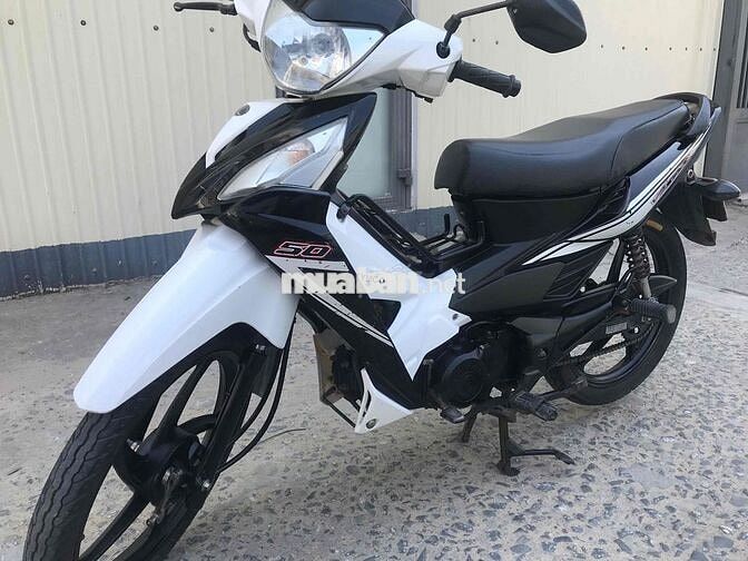 Kymco Vesta 50cc Trắng đen