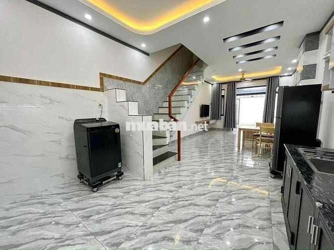 NHÀ CHO THUÊ MỚI NGAY CHỢ PHÚ HOÀ 2 PHÒNG NGỦ FULL NỘI THẤT SÂN Ô TÔ