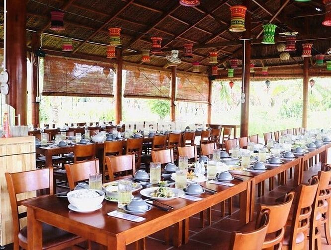 KDL Sen Hồng Bến Tre - *** 3 phục vụ