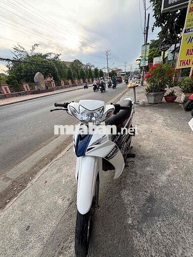 Yamaha Sirius Trắng xanh