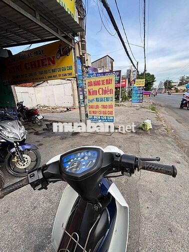 Yamaha Sirius Trắng xanh