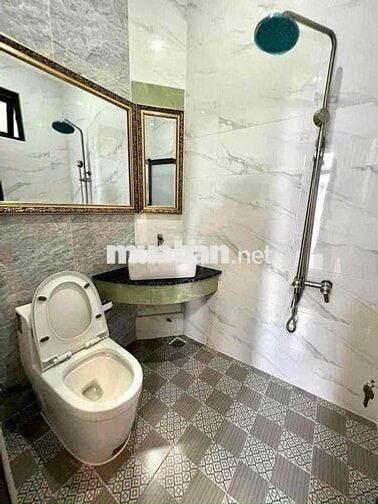 NHÀ CHO THUÊ MỚI NGAY CHỢ PHÚ HOÀ 2 PHÒNG NGỦ FULL NỘI THẤT SÂN Ô TÔ