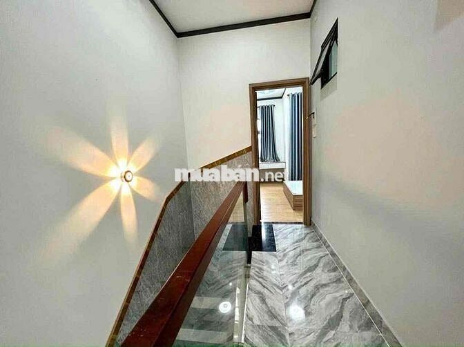 NHÀ CHO THUÊ MỚI NGAY CHỢ PHÚ HOÀ 2 PHÒNG NGỦ FULL NỘI THẤT SÂN Ô TÔ