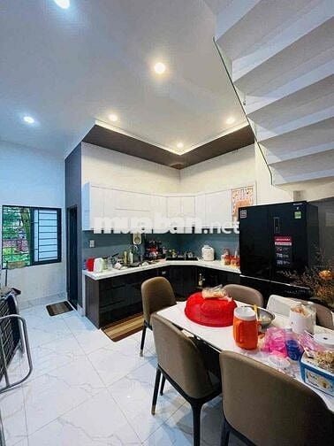 Nhà 1 trệt 2 lầu phường Trấn Biên ( Hiệp Hoà ) khu vực víp. chỉ 5 tỷ