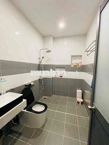 Nhà 1 trệt 2 lầu phường Trấn Biên ( Hiệp Hoà ) khu vực víp. chỉ 5 tỷ