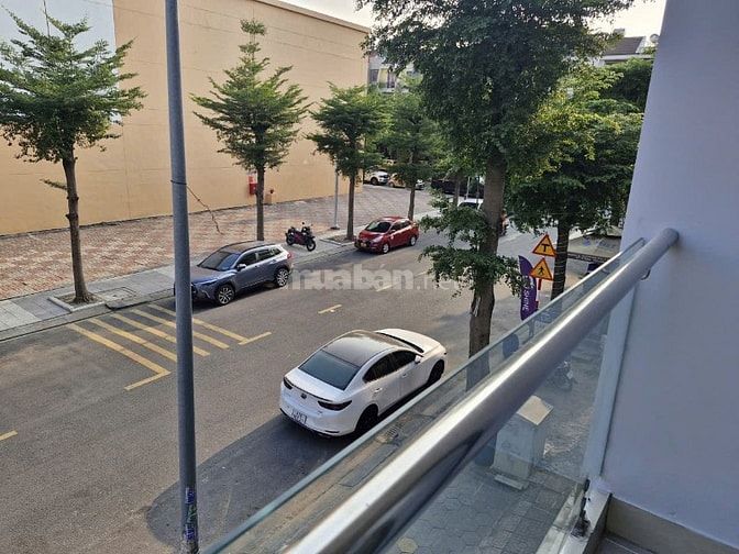 Nhà phố thương mại, ngay trước cửa chính Lotte Mart Lái Thiêu, 33tr/th