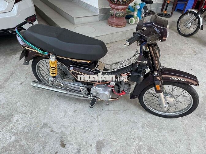 Honda Dream Thái màu Nâu