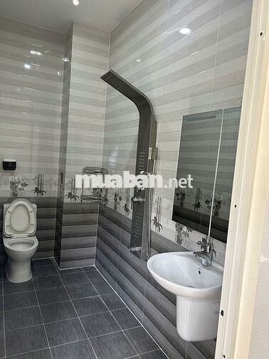 Nhà 3 tầng, Sân đậu xe hơi, Gần chợ Tam Bình đường Gò Dưa, Vào ở ngay