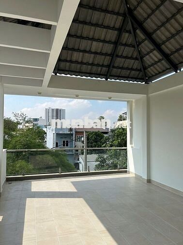 Nhà 3 tầng, Sân đậu xe hơi, Gần chợ Tam Bình đường Gò Dưa, Vào ở ngay