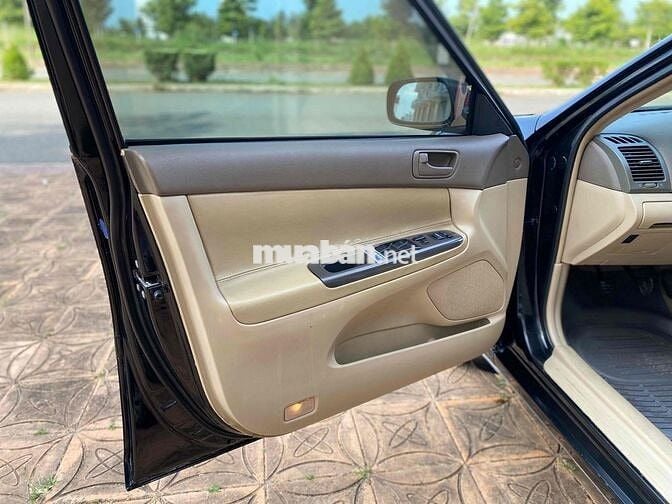 Toyota Camry 2003 2.4G MT Đen