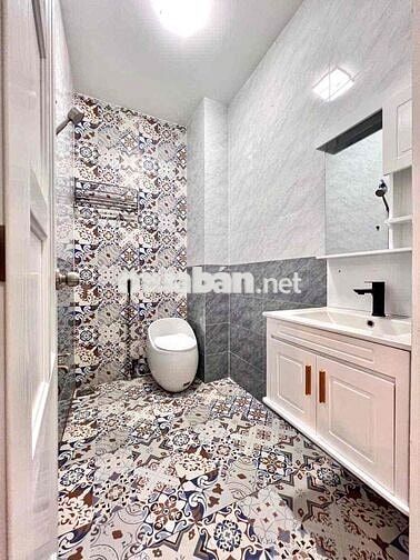 Nhà đẹp, hẻm nhánh, cách hồ Búng Xáng chỉ 50 m, đậu xe hơi thoải mái
