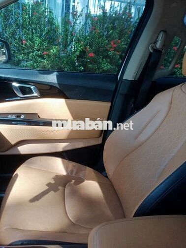 Kia Carnival Luxury 8 chỗ 2021
